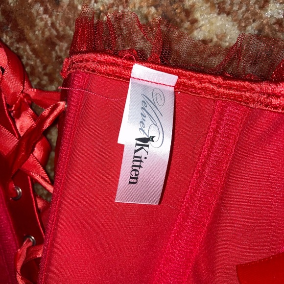 Red Bow Corset - Picture 7 of 8